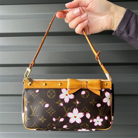 louis vuitton pochette takashi murakami|murakami Louis Vuitton designer.